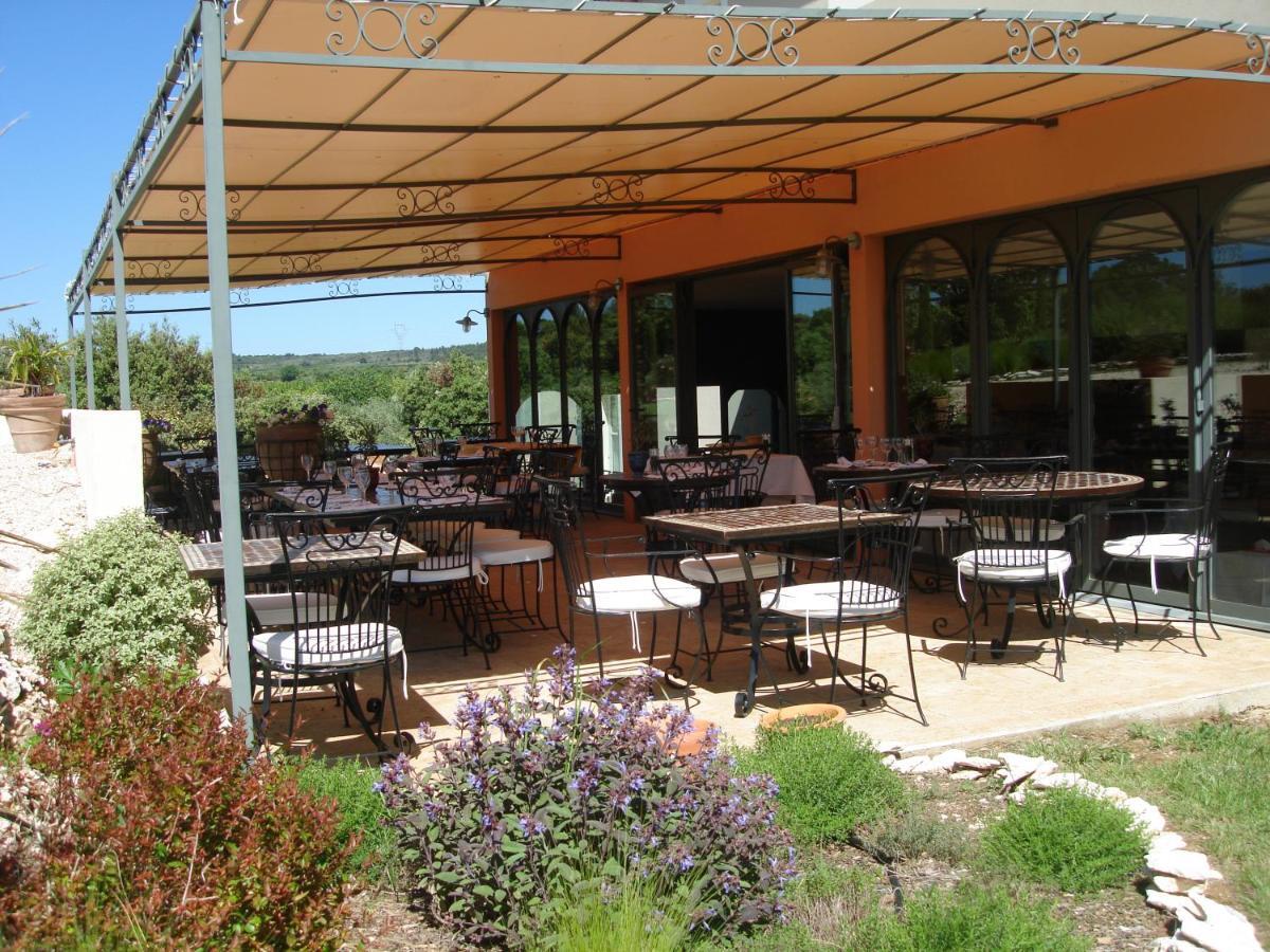 Hotel Restaurant Le Gardon - Pont Du Gard Collias Exteriör bild
